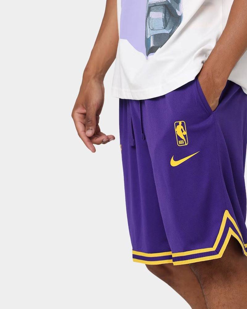 Los Angeles Lakers Courtside Older Kids' (Boys') Nike Dri-FIT DNA NBA Tank  Top. Nike SE