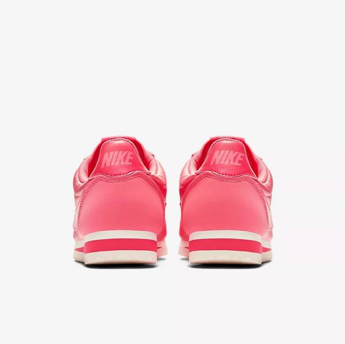 Nike cortez trainers on sale in pink nylon