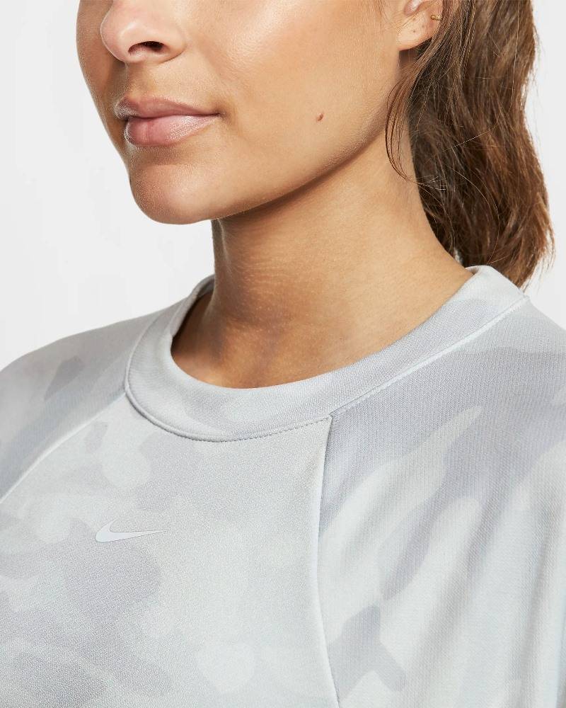 Nike camo training on sale top